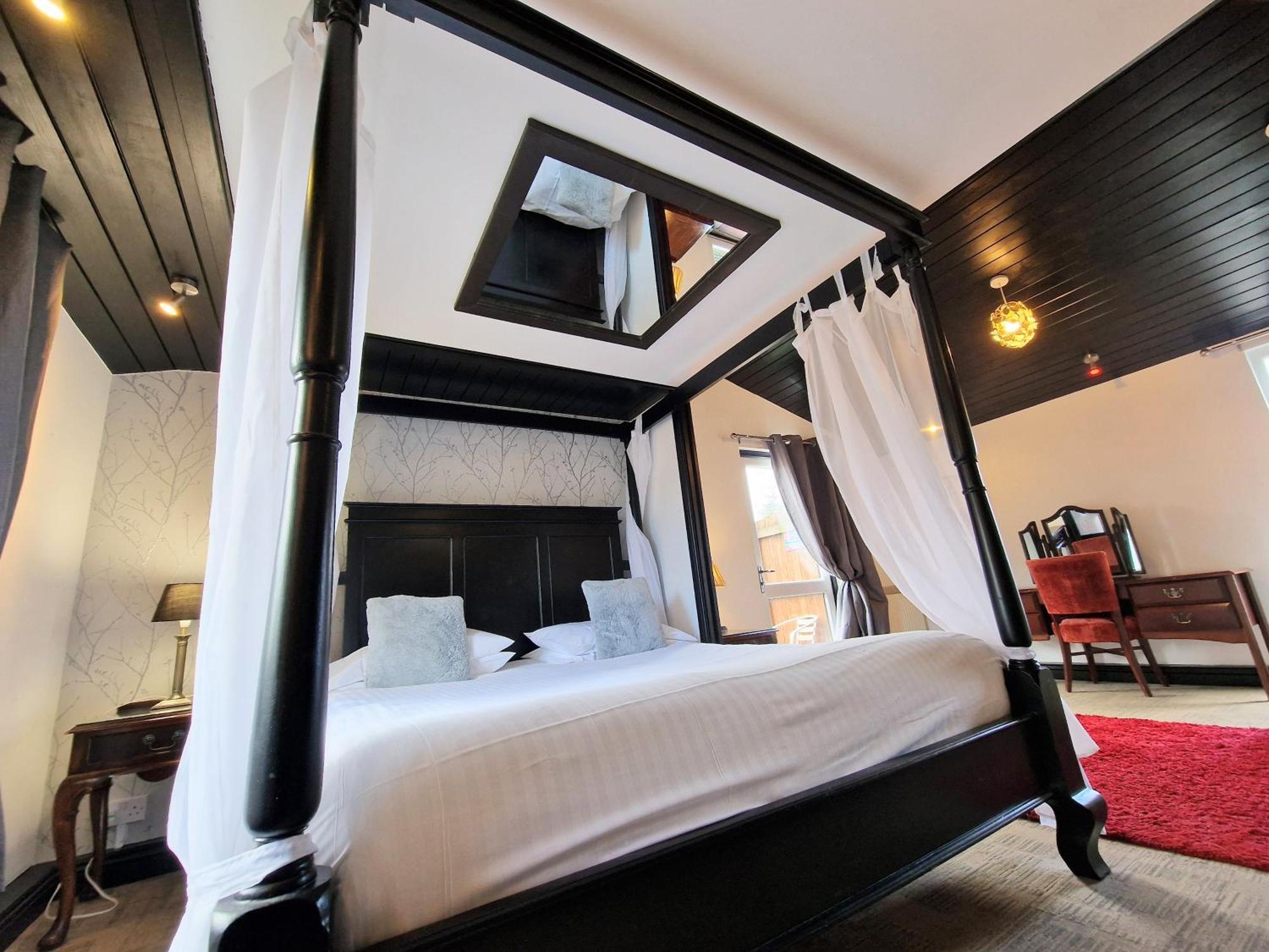 Ochil 9 With Private Hot Tub - Fife - Loch Leven - Lomond Hills - Pet Friendly Villa Kelty Bagian luar foto